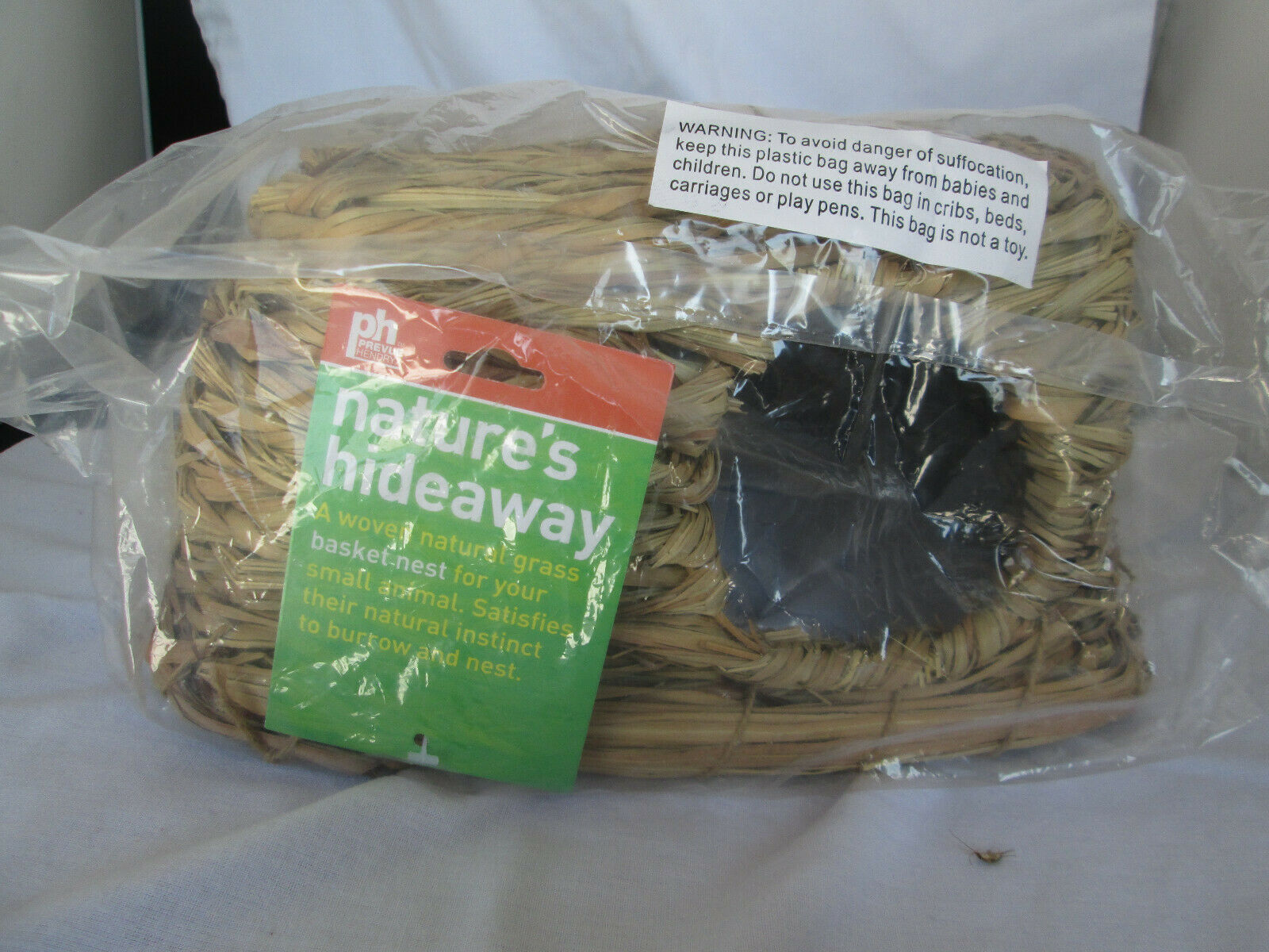 Nature's Hideaway Grass Hut  Medium 1097 Grass Basket Nest For Small Animals